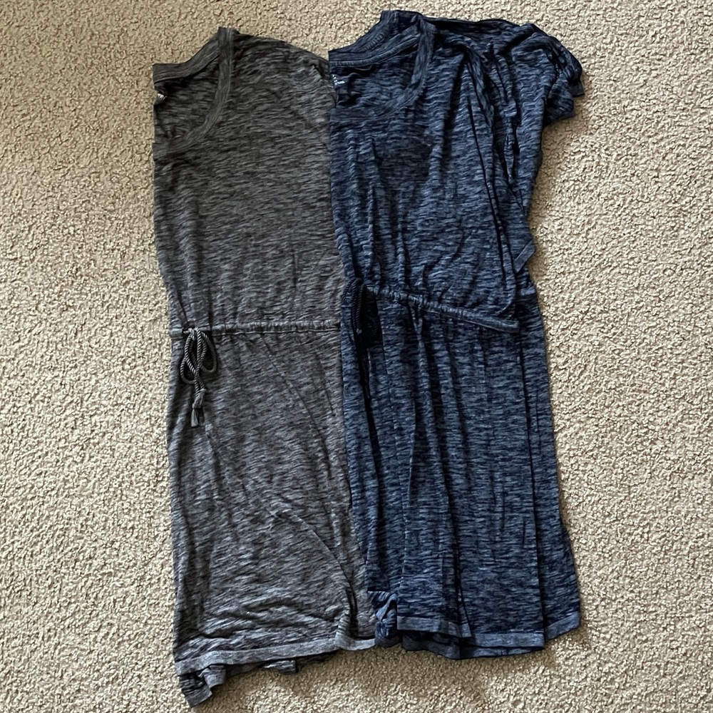 Women’s Liz Lange Maternity 2 top Bundle
